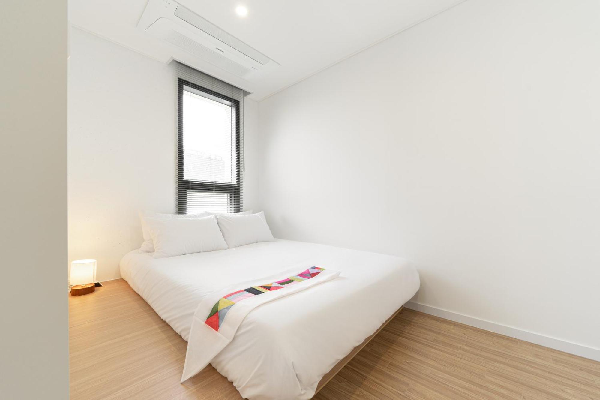 Urbanstay Boutique Ikseon Сеул Номер фото
